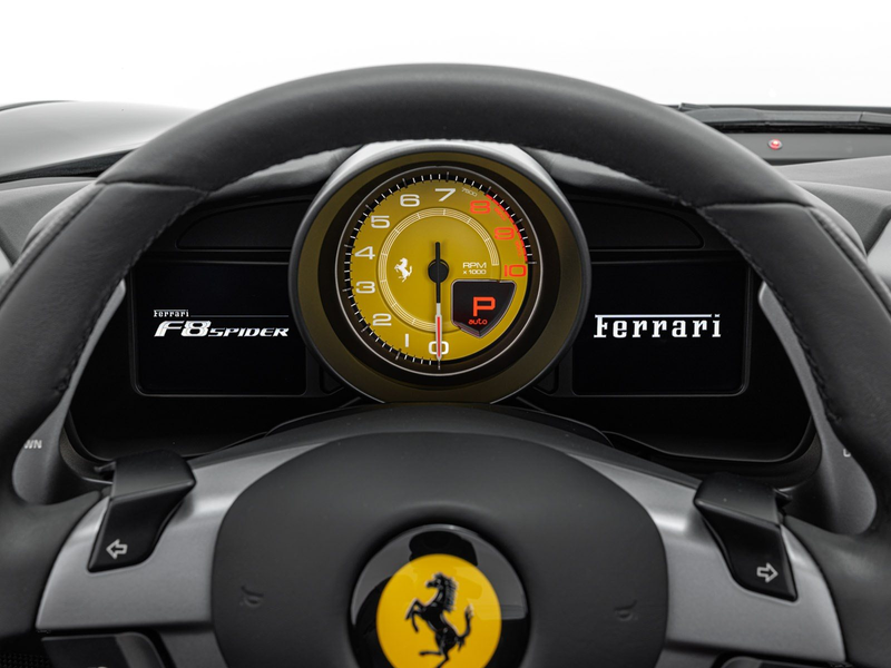 Ferrari F8 Spider — photo 15