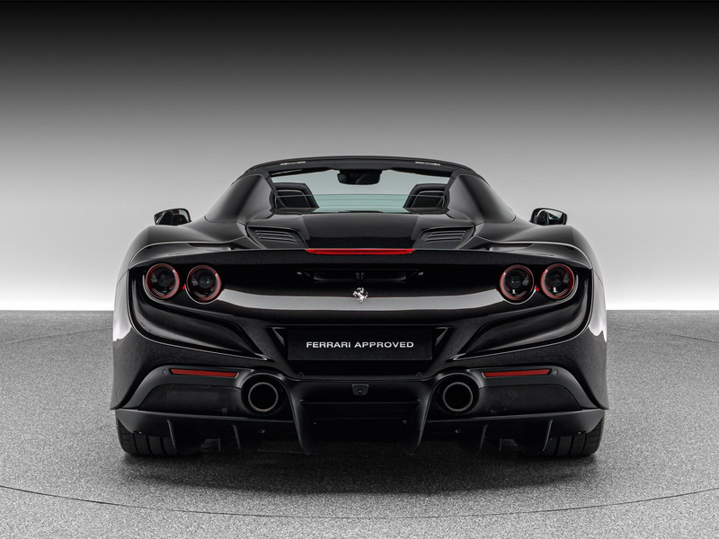 Ferrari F8 Spider — photo 7