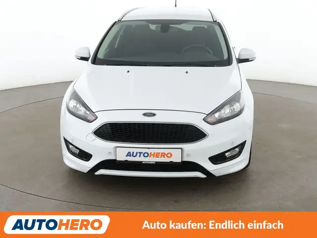 Ford Focus view 9