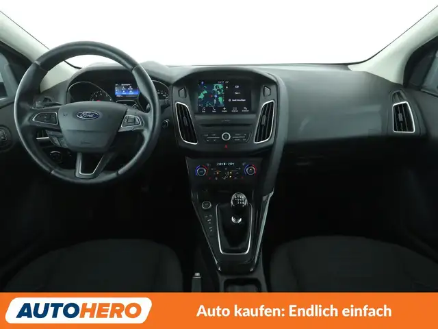 Ford Focus view 12