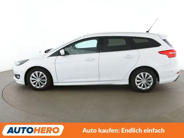 Ford Focus view 3