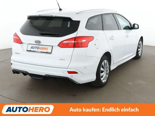 Ford Focus view 6
