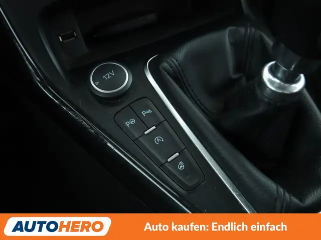 Ford Focus view 26