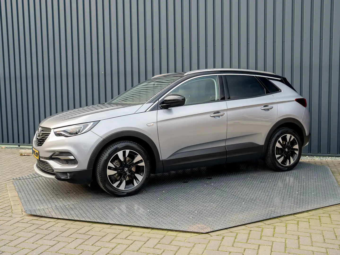 Opel Grandland X 1.2 Turbo 130Pk Innovation | Keyless | Elk A-klep Grigio - 2