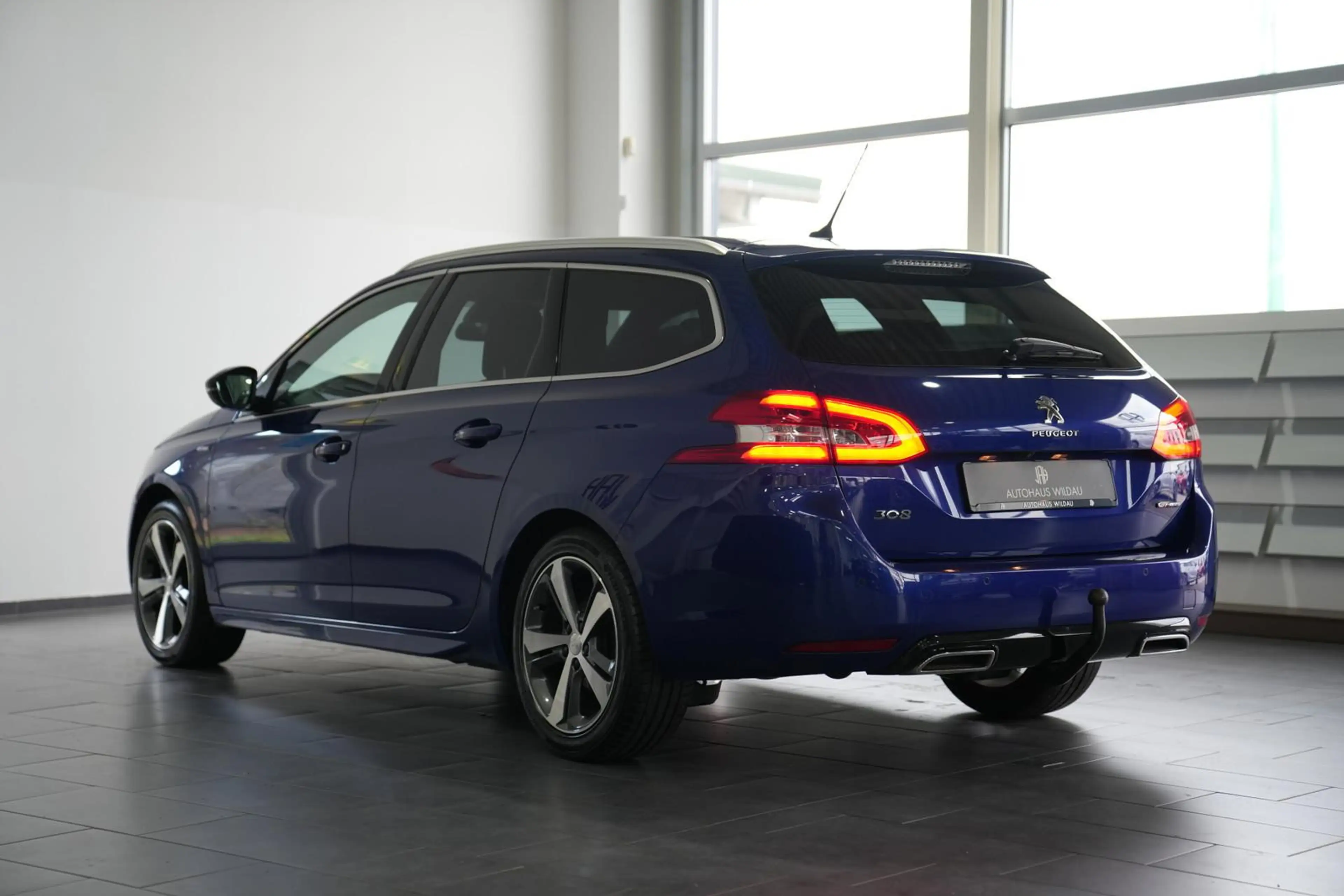 Peugeot 308 SW Allure GT-Line *AUT*NAV*LED*SHZ*AHK* — photo 11
