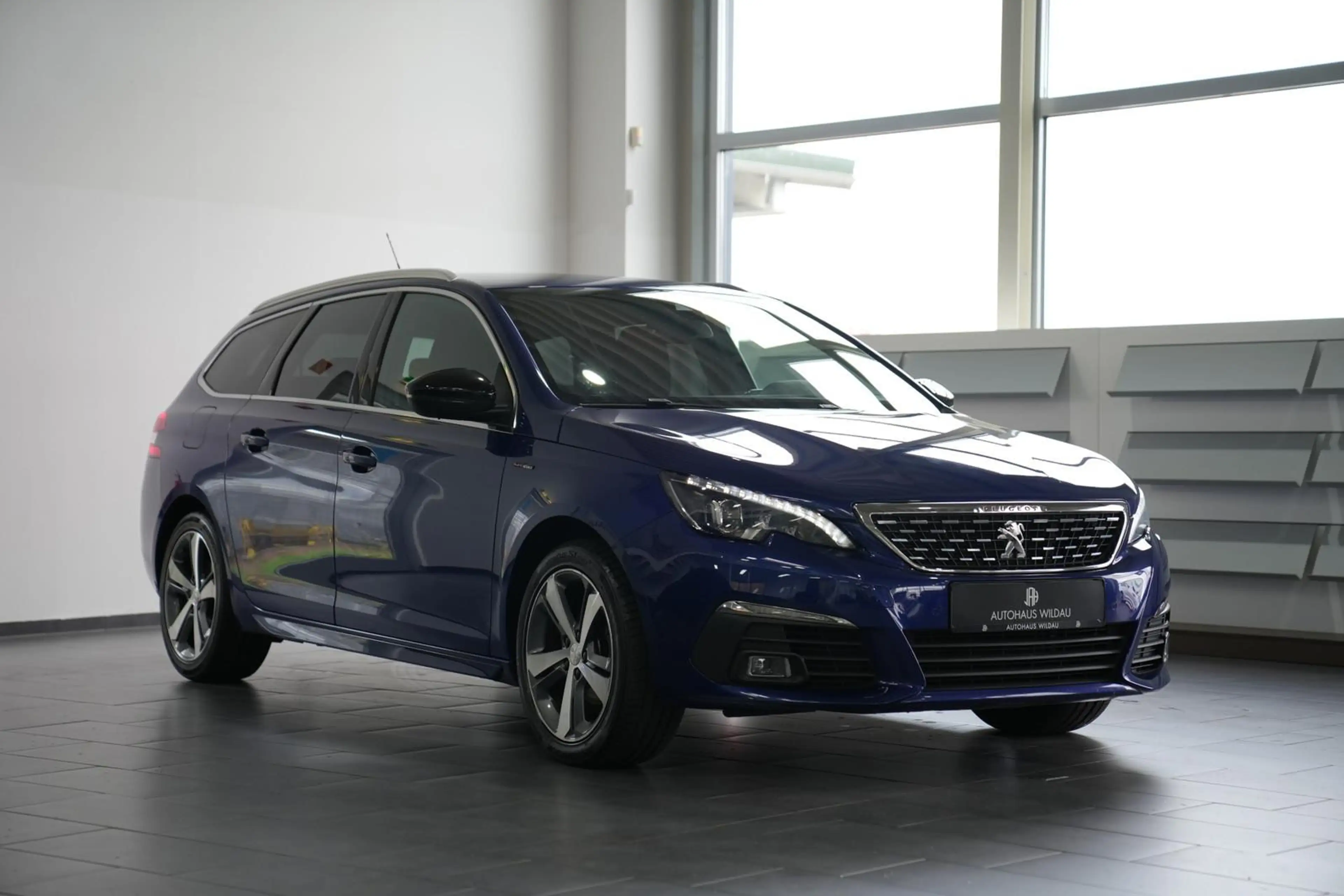 Peugeot 308 SW Allure GT-Line *AUT*NAV*LED*SHZ*AHK* — photo 5