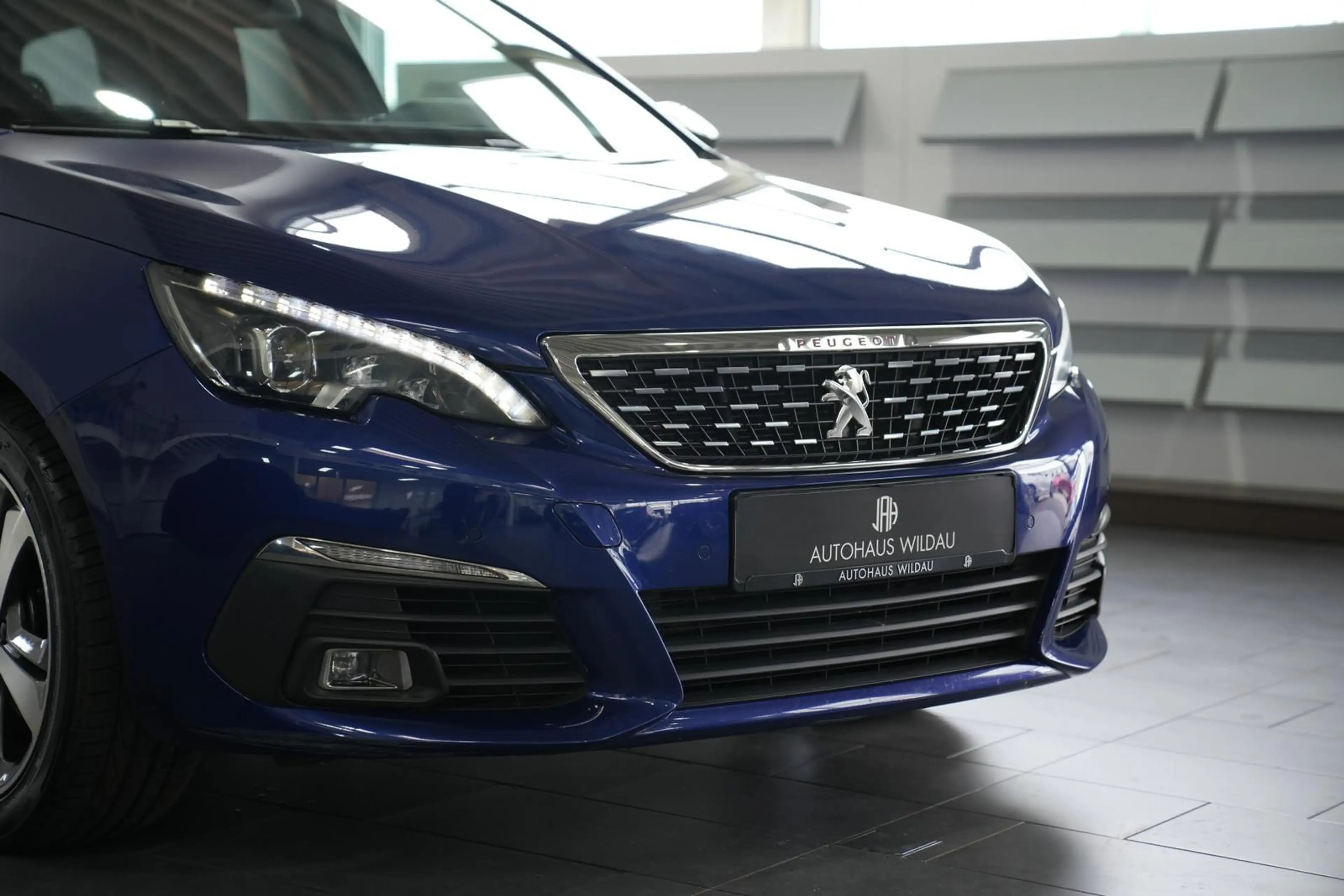 Peugeot 308 SW Allure GT-Line *AUT*NAV*LED*SHZ*AHK* — photo 6