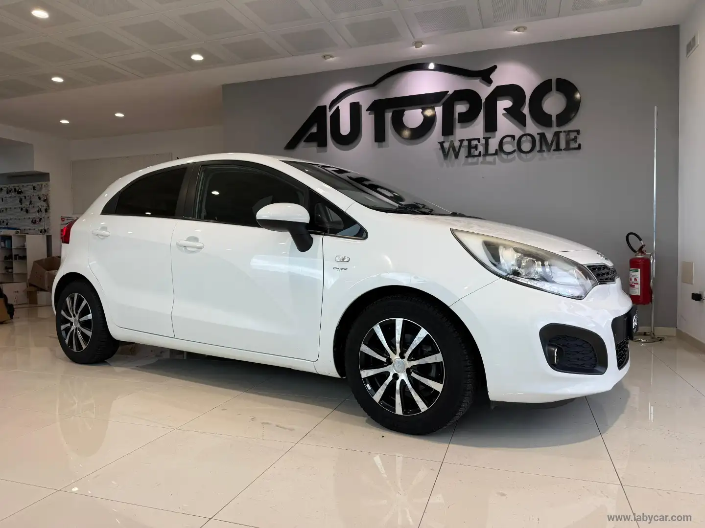 Kia Rio 1.2 CVVT 5p. EX Weiß - 2