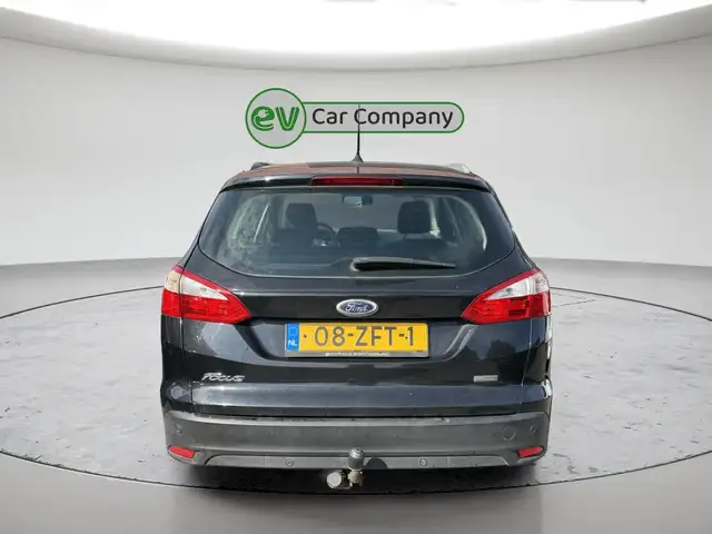 Ford Focus view 6