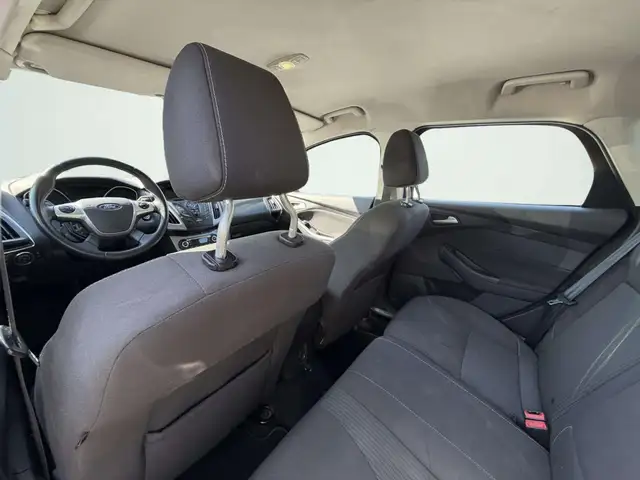 Ford Focus view 8
