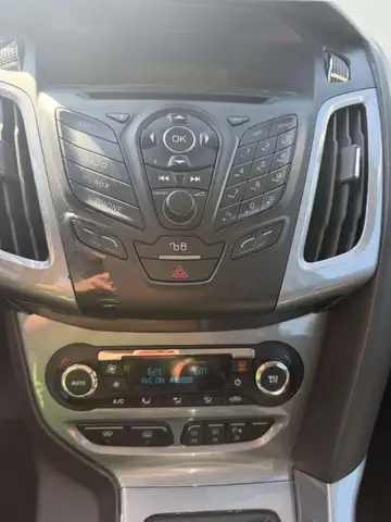 Ford Focus view 14
