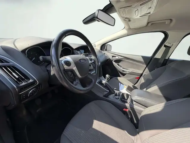 Ford Focus view 10