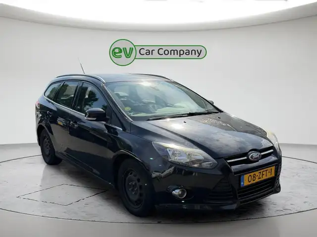 Ford Focus view 2