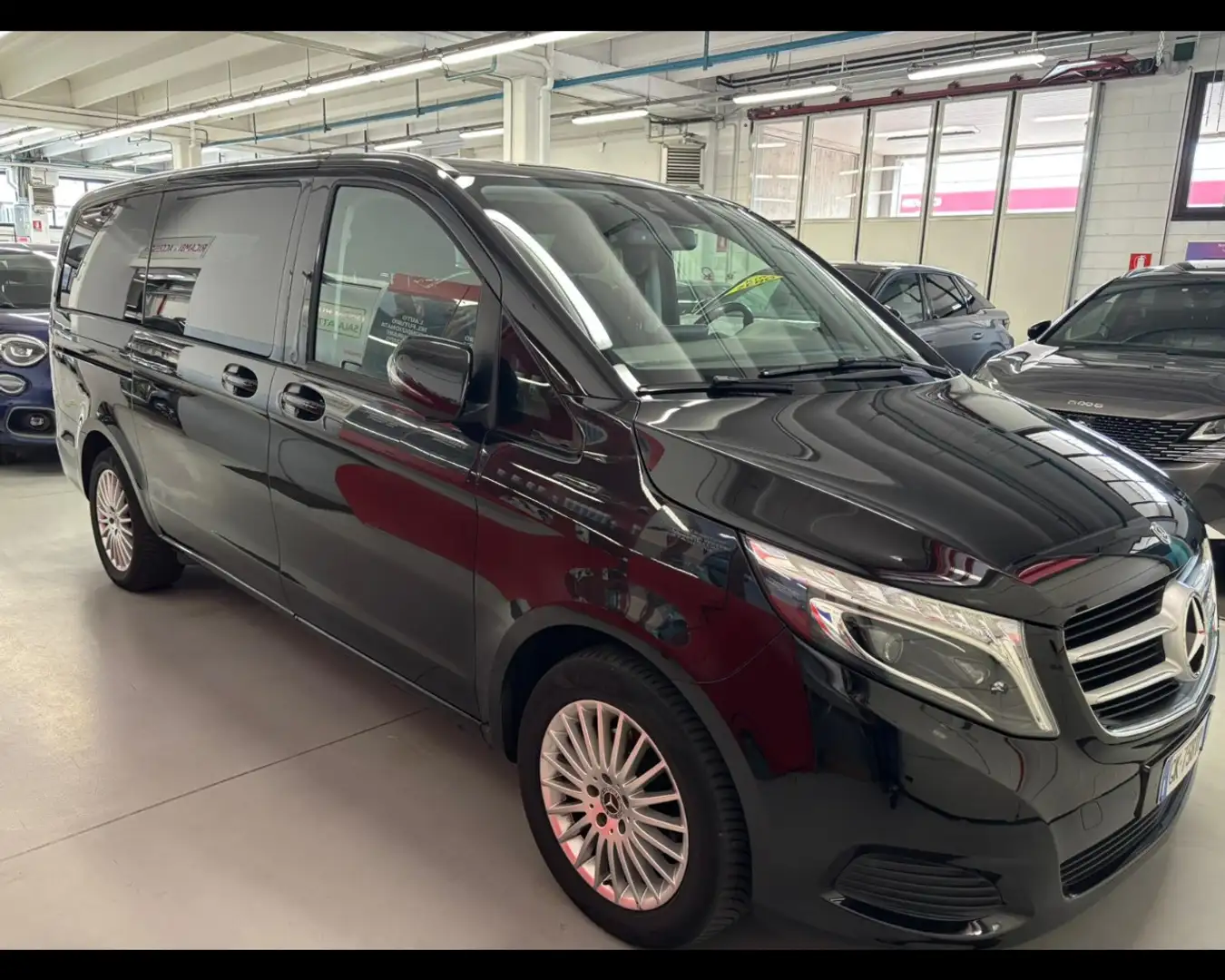 Mercedes-Benz V 220 220 d Executive auto E6 Nero - 2