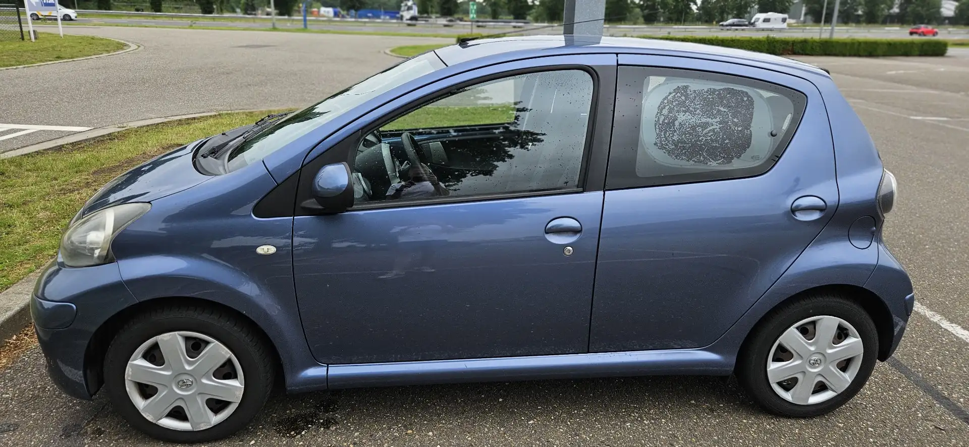 Toyota Aygo 1.0-12V Comfort Blauw - 2