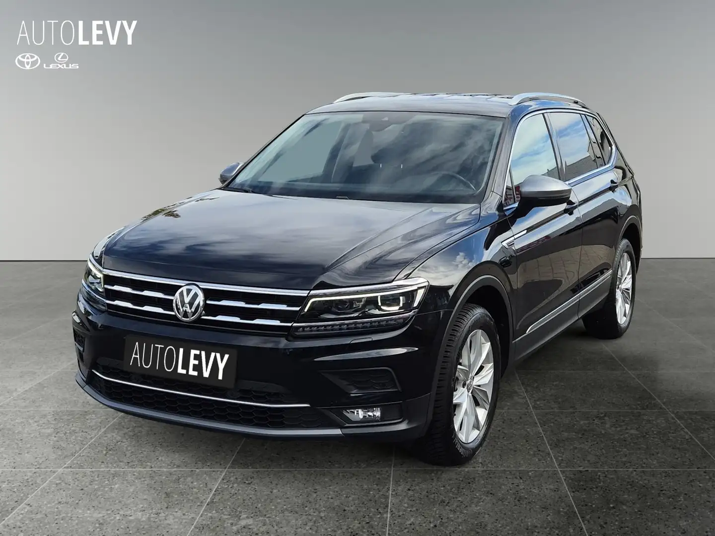 Volkswagen Tiguan Allspace 1.5 TSI DSG Highline *SHZ*LM*NAVI Zwart - 2