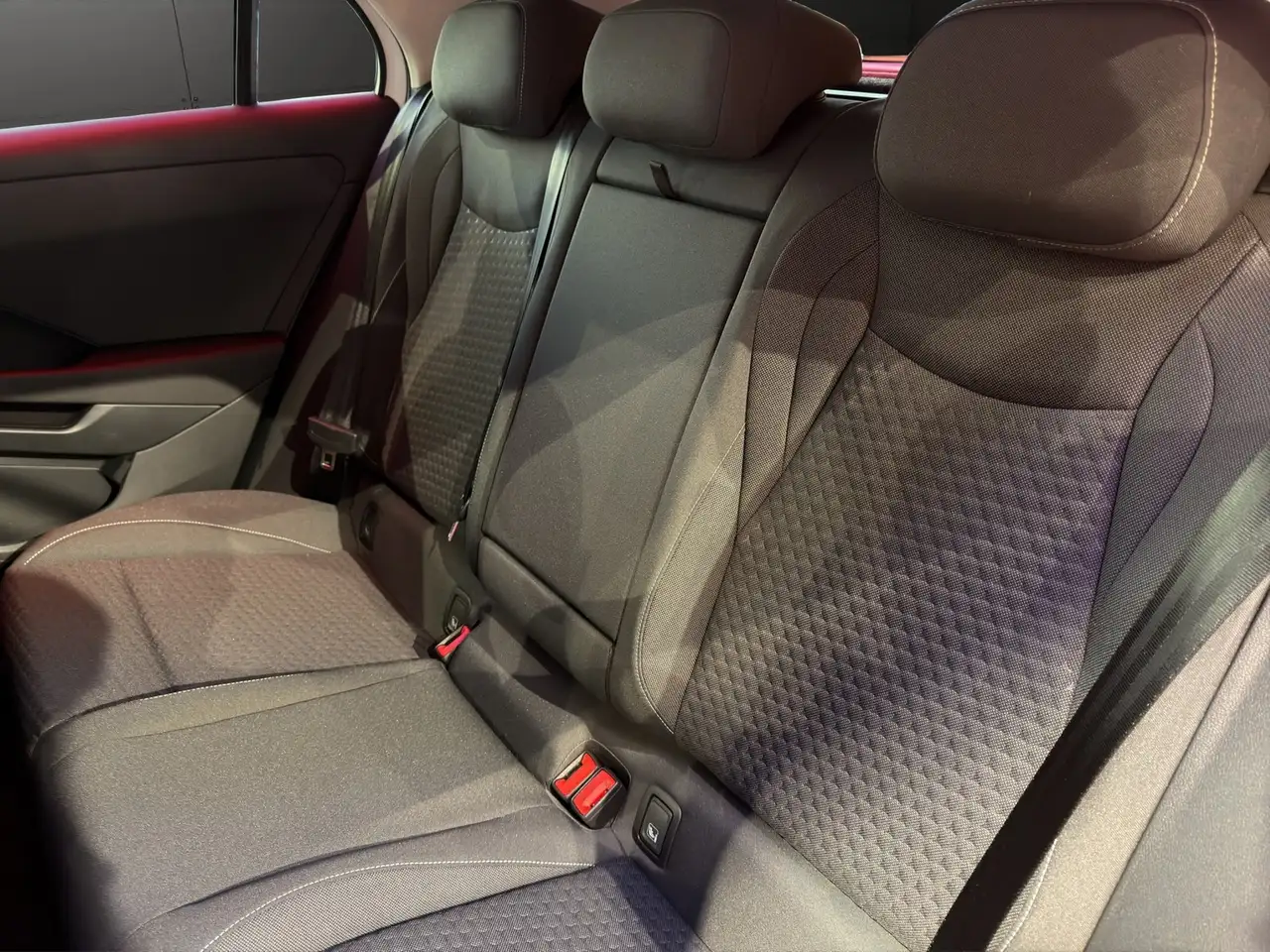 Volkswagen T-Roc 1.5 eTSI DSG Life Kamera+Klima+SHZ+LED 13