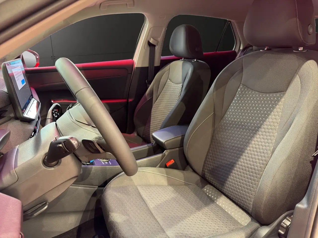 Volkswagen T-Roc 1.5 eTSI DSG Life Kamera+Klima+SHZ+LED 7