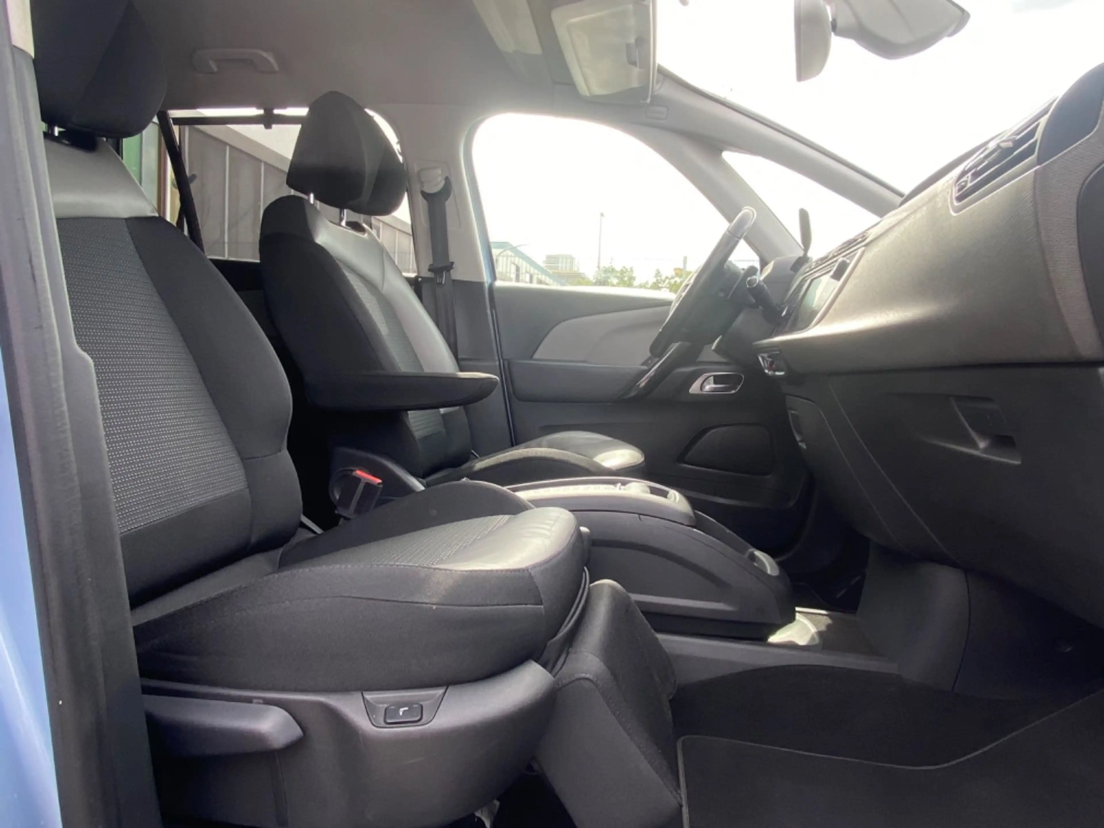 Citroen Grand C4 Picasso /Spacetourer Exclusive *Massage* — photo 11