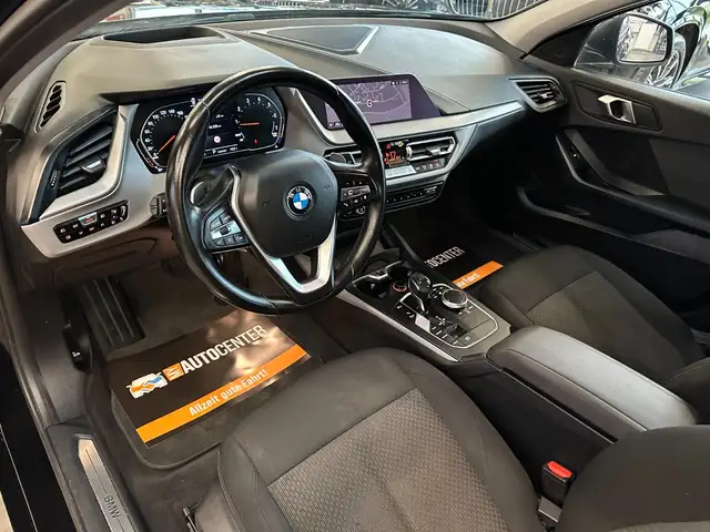 BMW 1 Series view 12