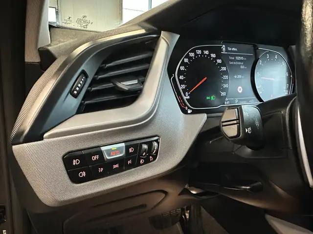 BMW 1 Series view 13