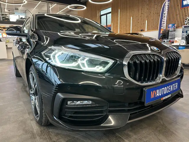 BMW 1 Series view 3