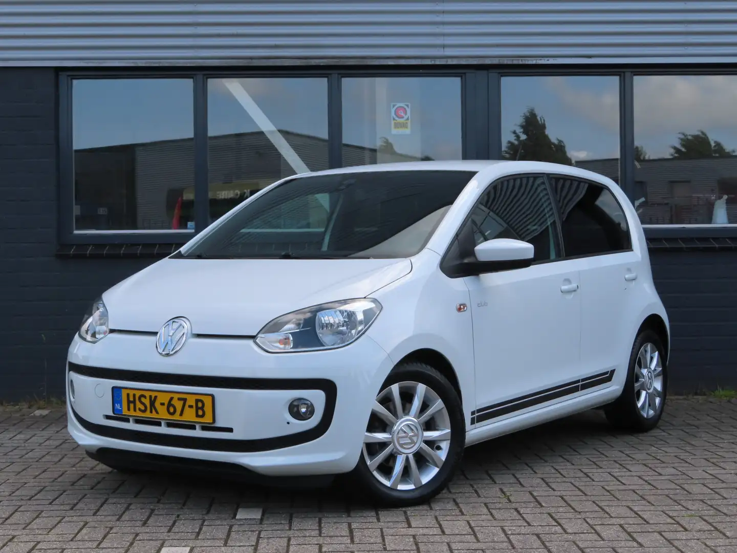 Volkswagen up! 1.0 Club up! BlueMotion | airco | cruise control | Wit - 1