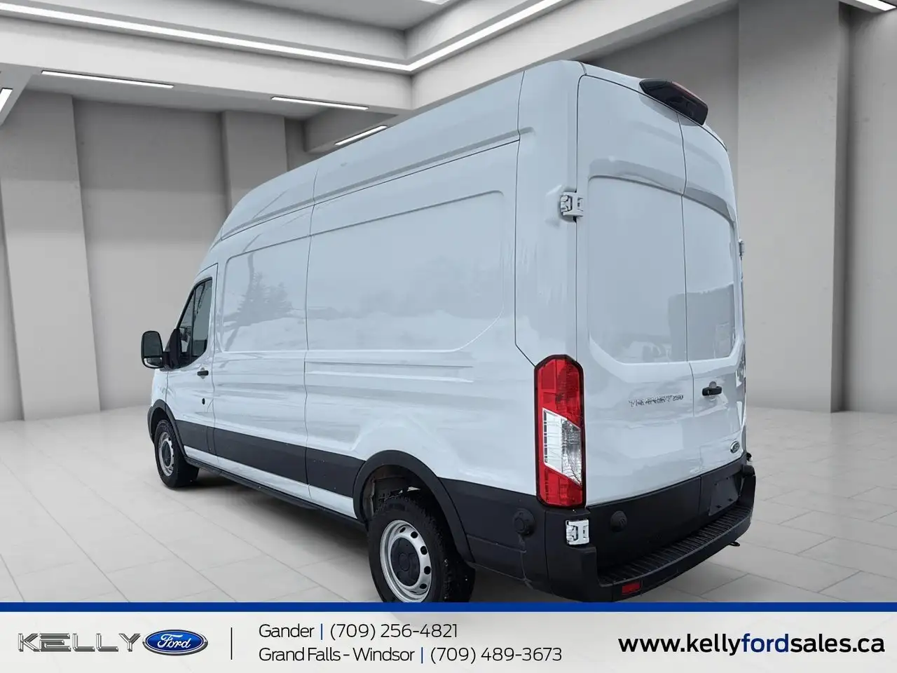 Ford Transit Cargo Van снимка Ford Transit Cargo Van