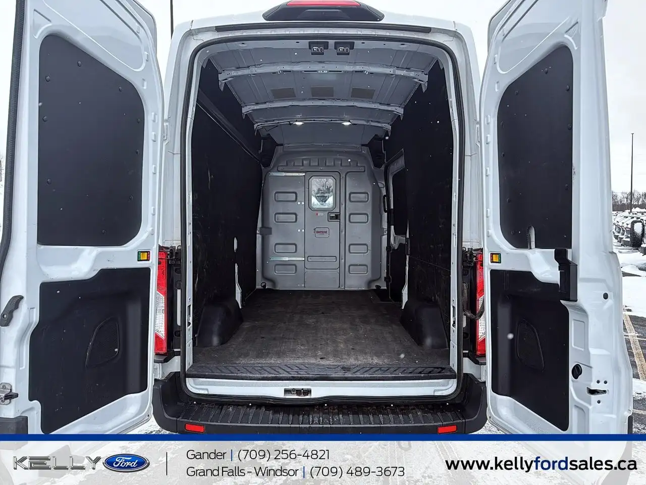 Ford Transit Cargo Van снимка Ford Transit Cargo Van