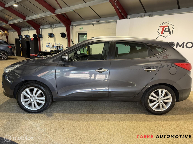 Hyundai iX35 2.0i 4WD Style CRUIS/CLIMA/PANO/CAM/NAVI/APK — photo 2