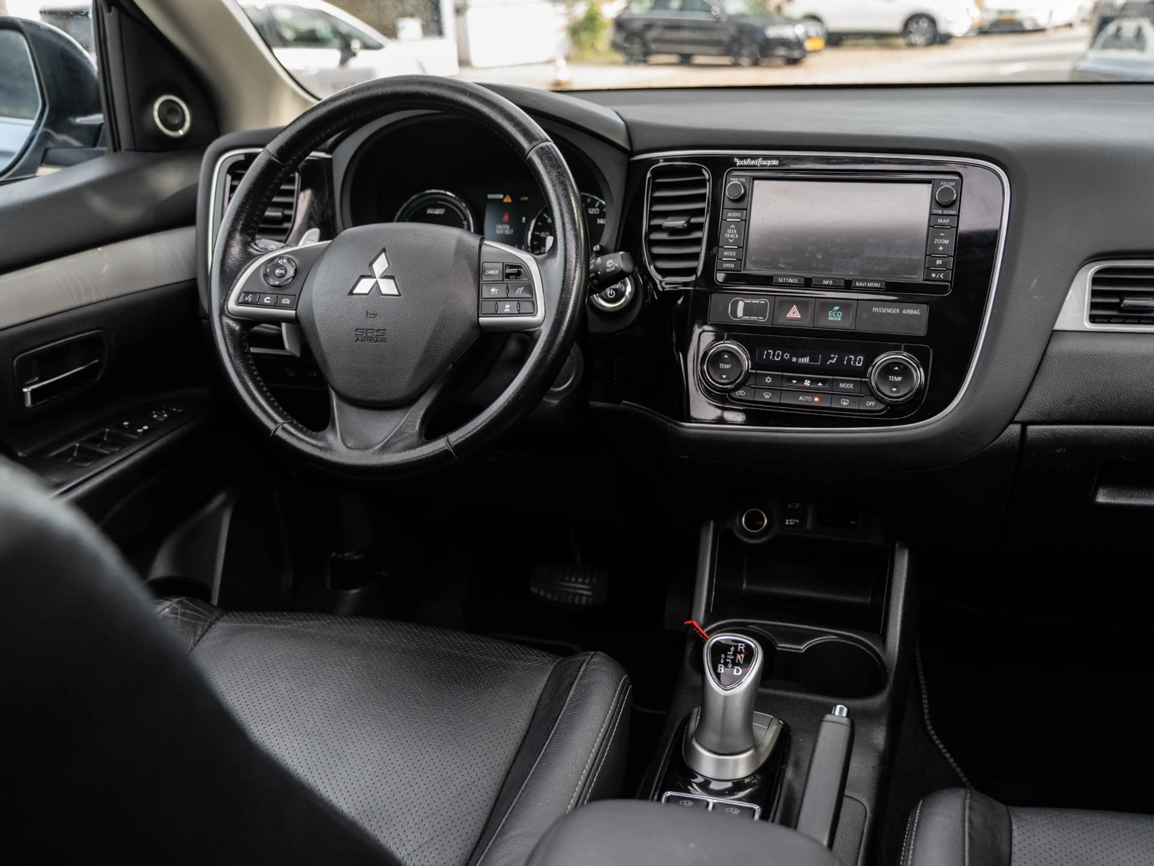 Mitsubishi Outlander 2.0 PHEV Instyle+ PANORAMADAK/STOEL VERWARMING/ACC — photo 2