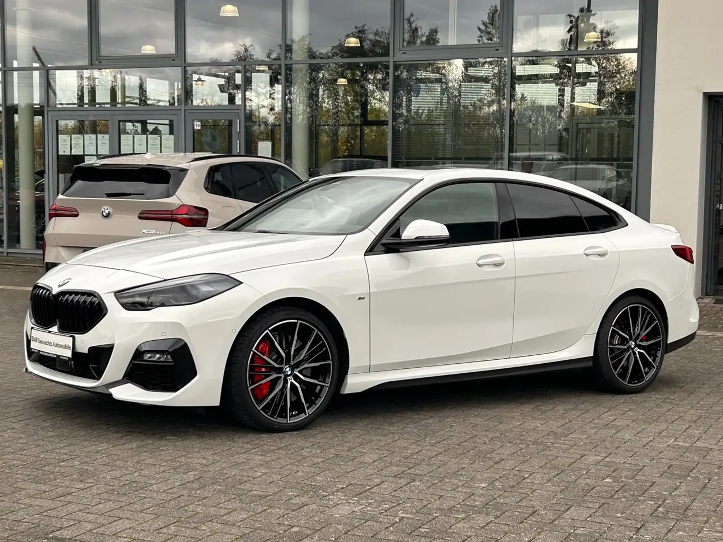 BMW 220 220 i M Sport / Edition ColorVision / Head-Up D. Weiß - 1