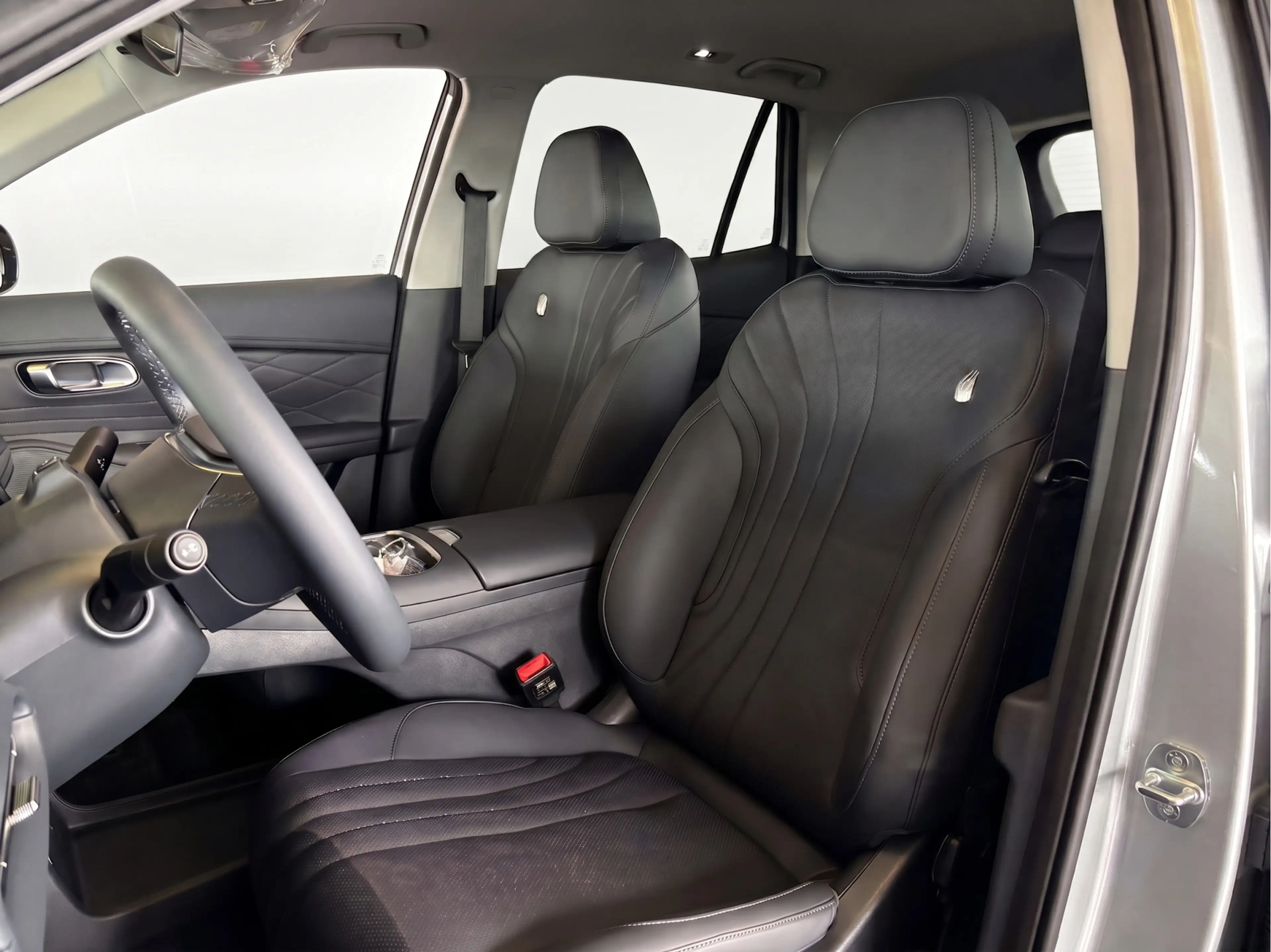 Geely Starray EM-i 1.5 Pro — photo 13