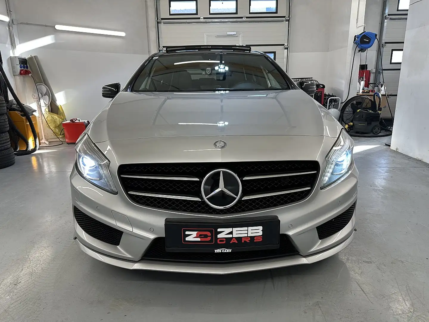Mercedes-Benz A 180 AMG Paket CDI Aut., Pano, NightPaket Silber - 2