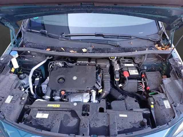 Peugeot 5008 view 5