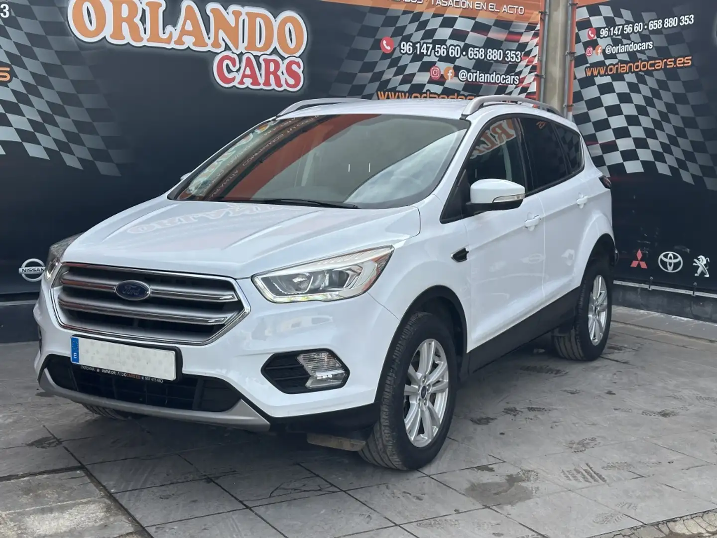 Ford Kuga 1.5TDCi Auto S&S Titanium 4x2 120 Blanco - 1