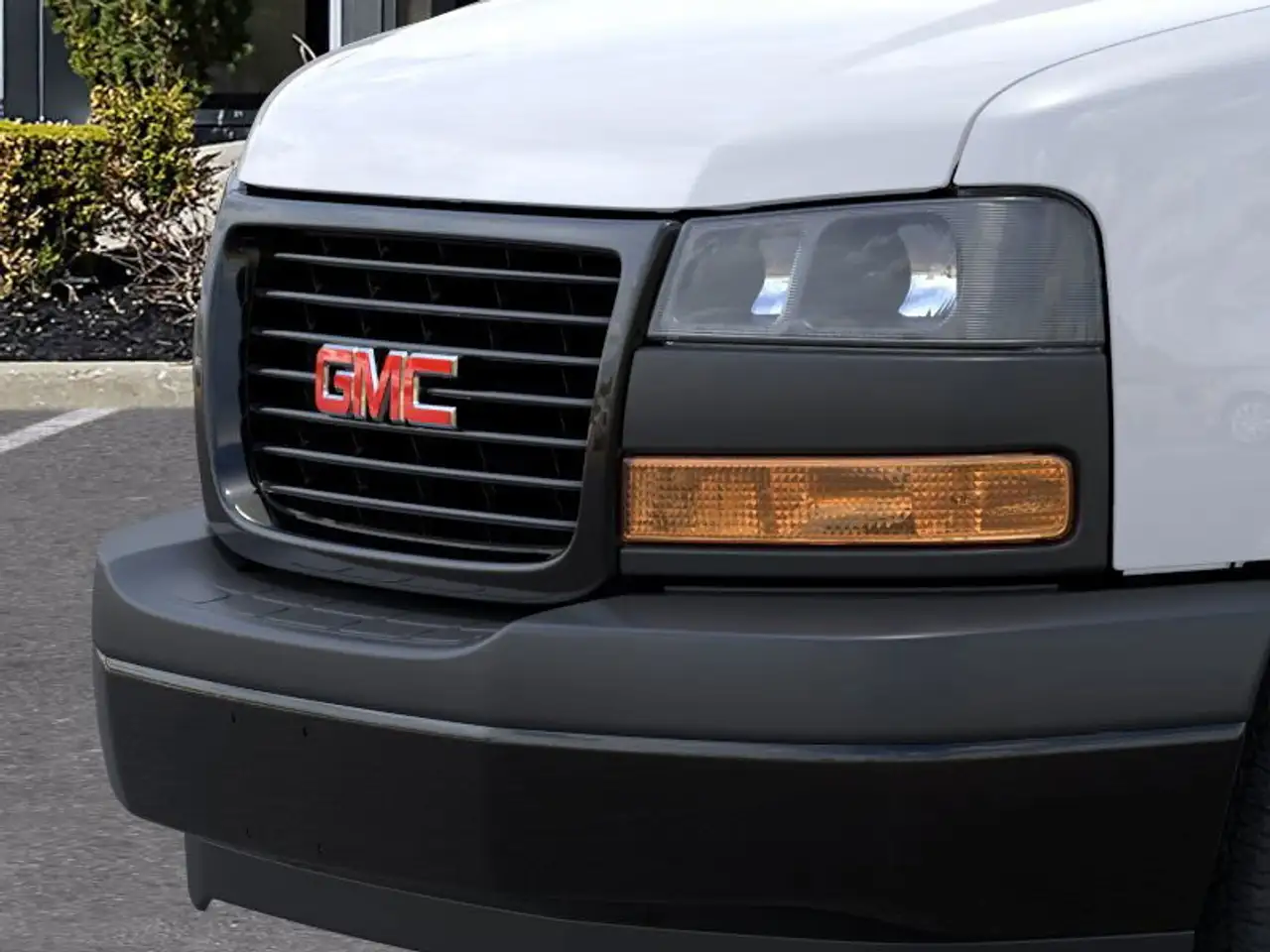 GMC Savana снимка GMC Savana