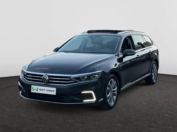 Volkswagen Passat Variant *PHEV🔋*360°CAM.*PANODAK*GPS*CARPLAY*TREKHAAK*LED MATRIX