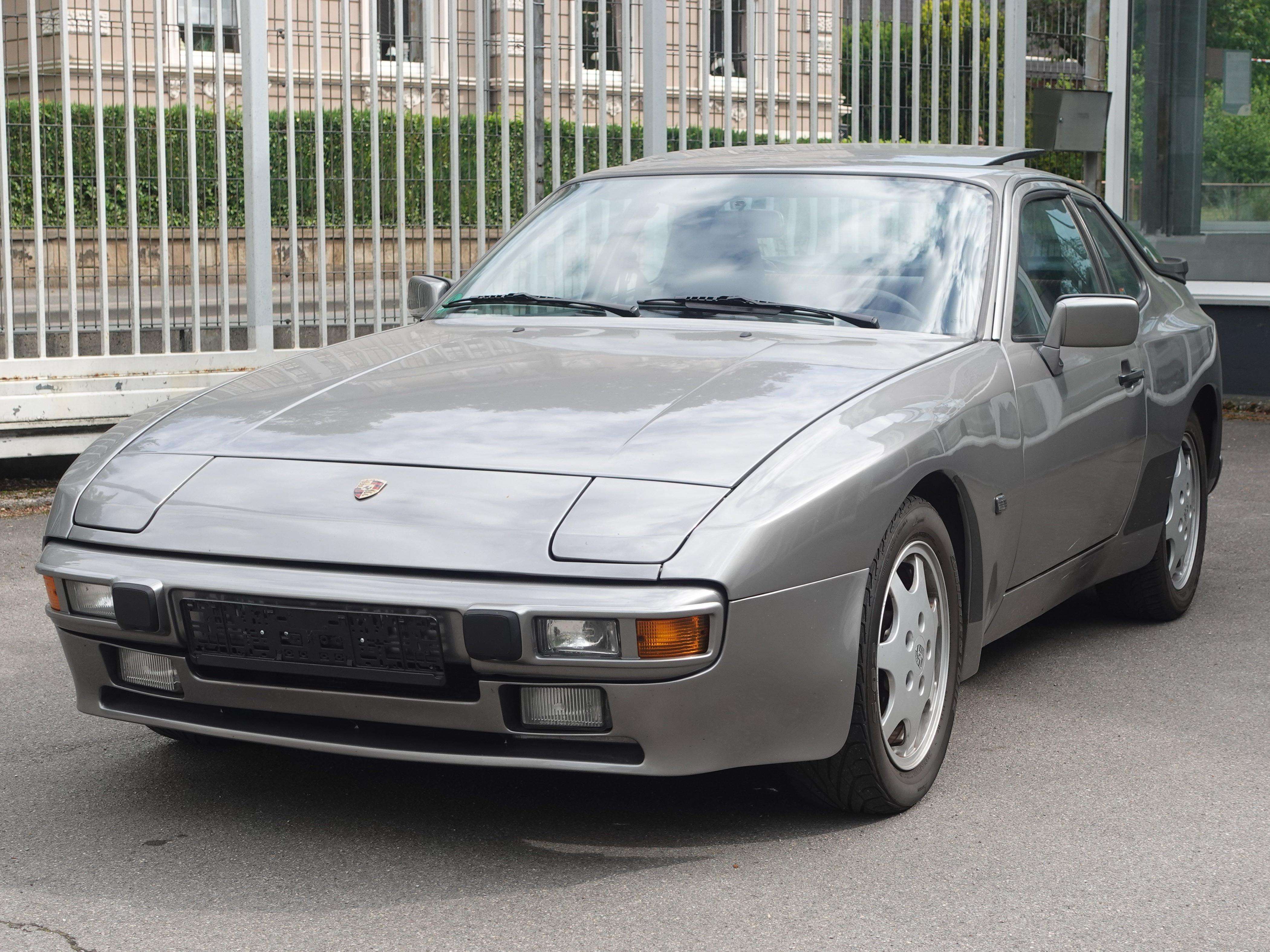 Second hand Porsche 944 2.5