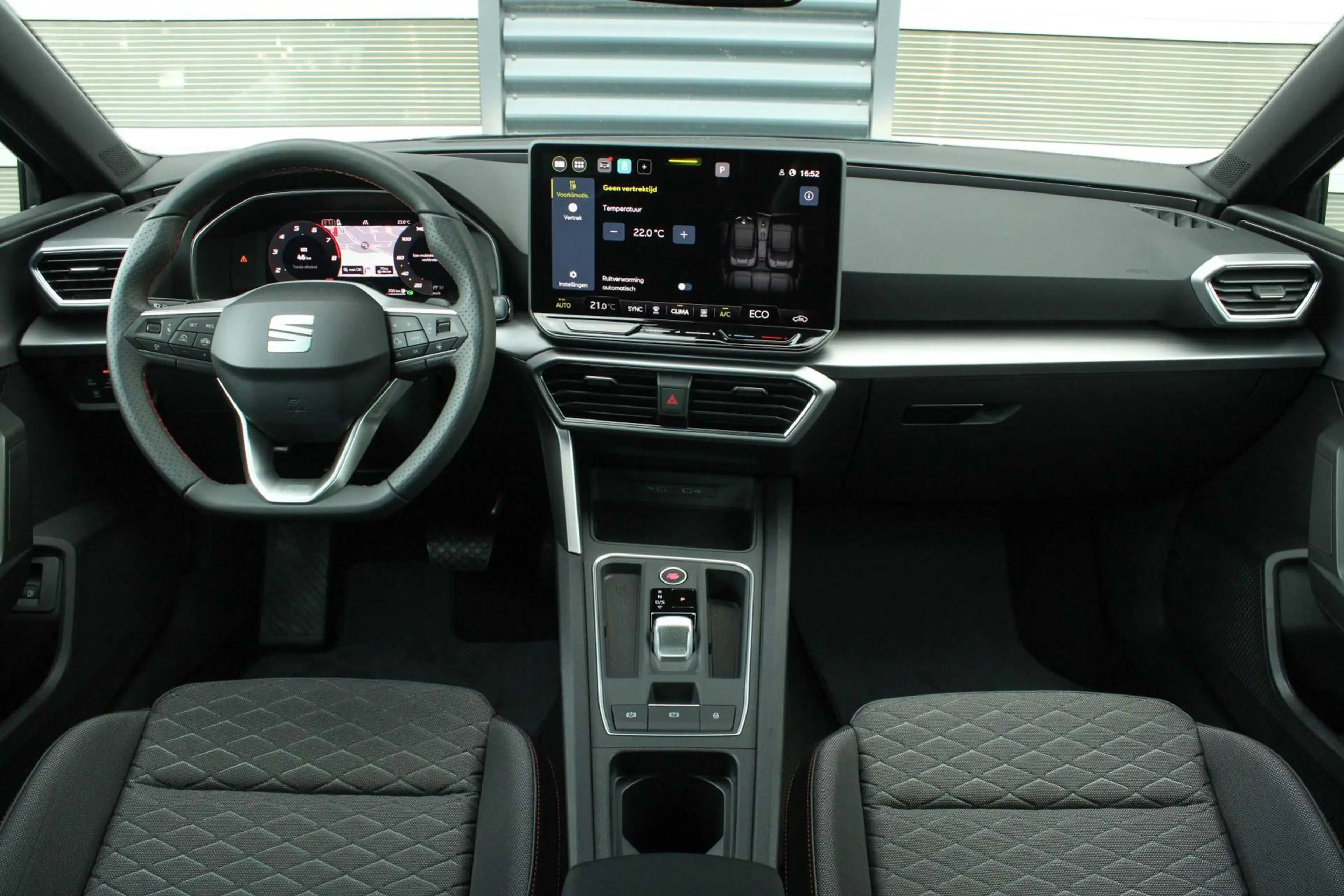 SEAT Leon e-Hybrid Sportstourer 1.5 TSI 204pk FR Business | Black Pak — photo 5