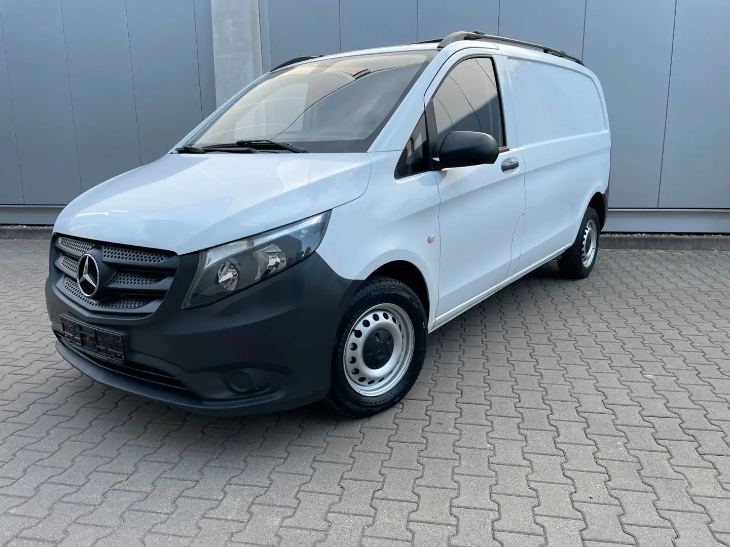 Mercedes-Benz Vito Kasten 109 CDI WORKER 3 Sitze AHK EURO6 Weiß - 1