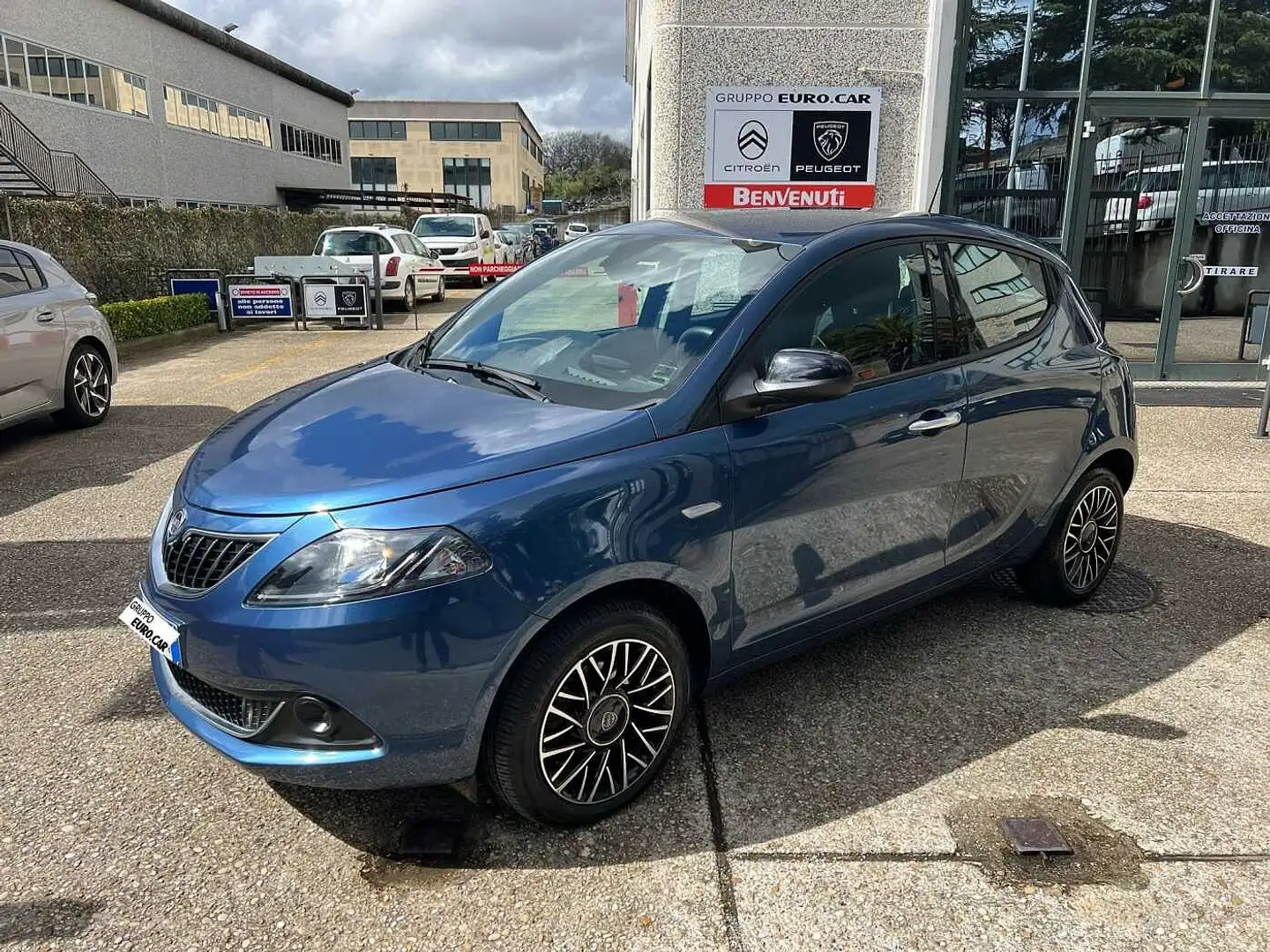 Lancia Ypsilon Platino 1.0 FireFly  S&S Hybrid Blu/Azzurro - 2