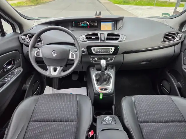 Renault Scenic view 13