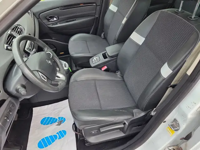 Renault Scenic view 11