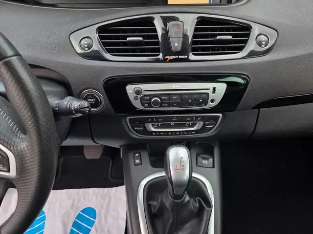Renault Scenic view 16