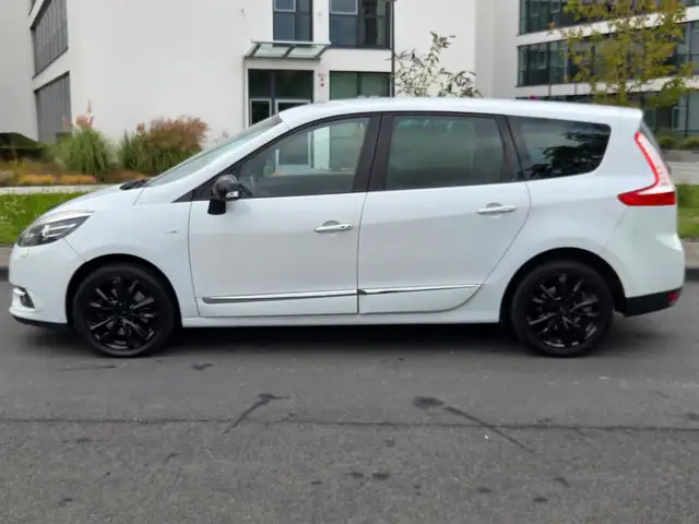 Renault Scenic view 5