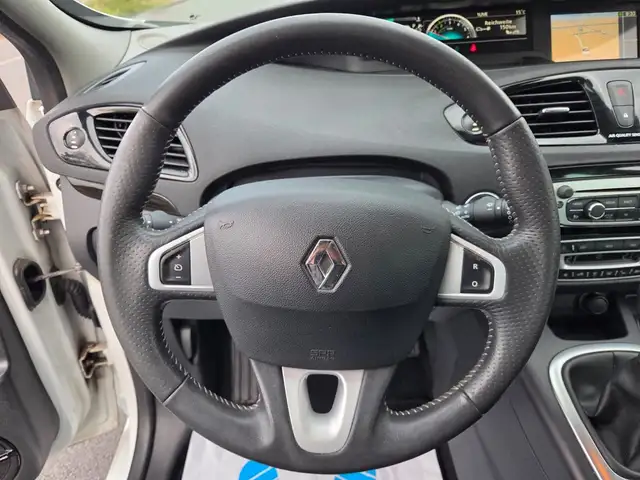 Renault Scenic view 14
