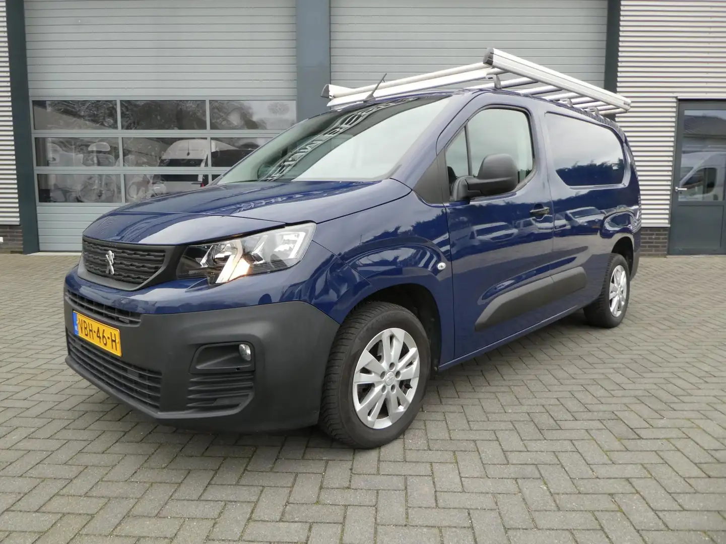 Peugeot Partner 1.5 BlueHDI 102 pk L2 Lang imperiaal airco Blauw - 1