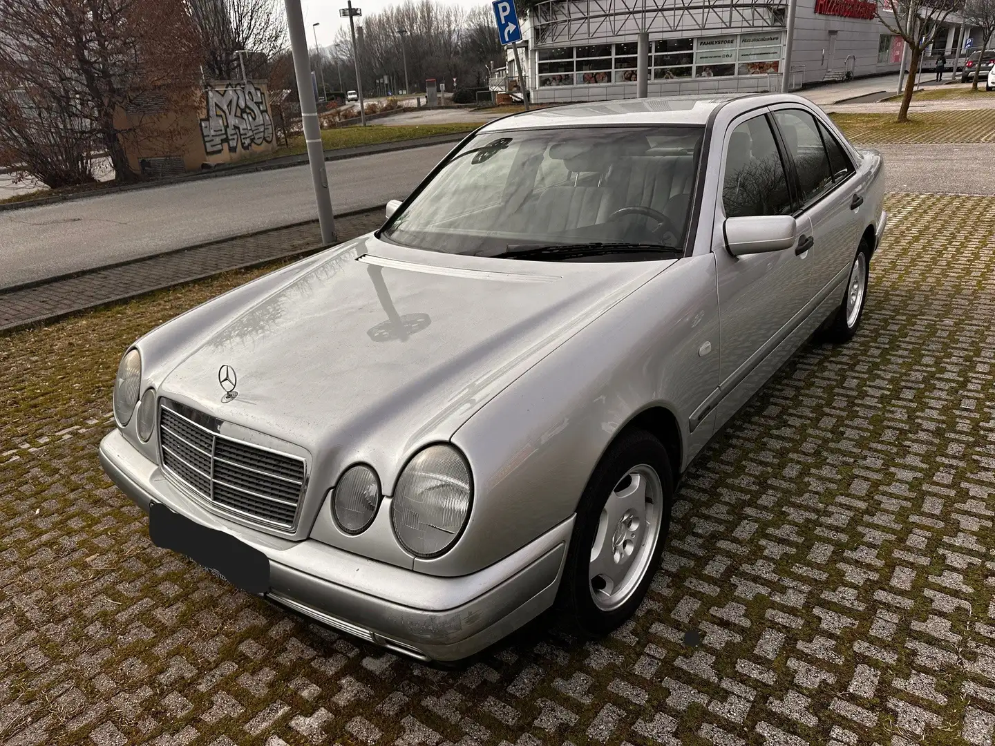 Mercedes-Benz E 280 V6 Classic Argintiu - 1