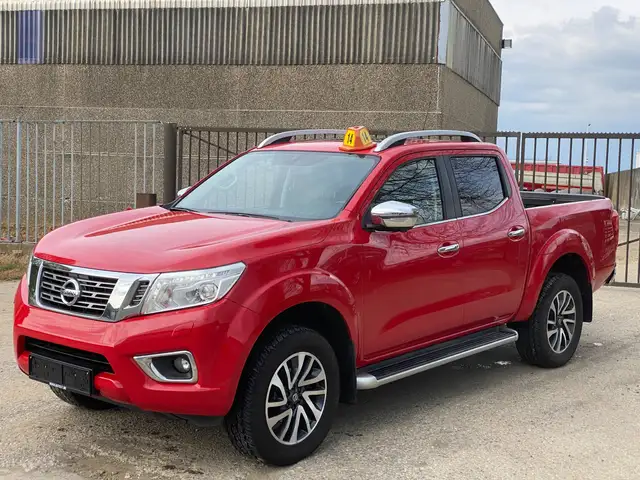 Nissan Navara 2.3 dCi 4WD Tekna / Premium